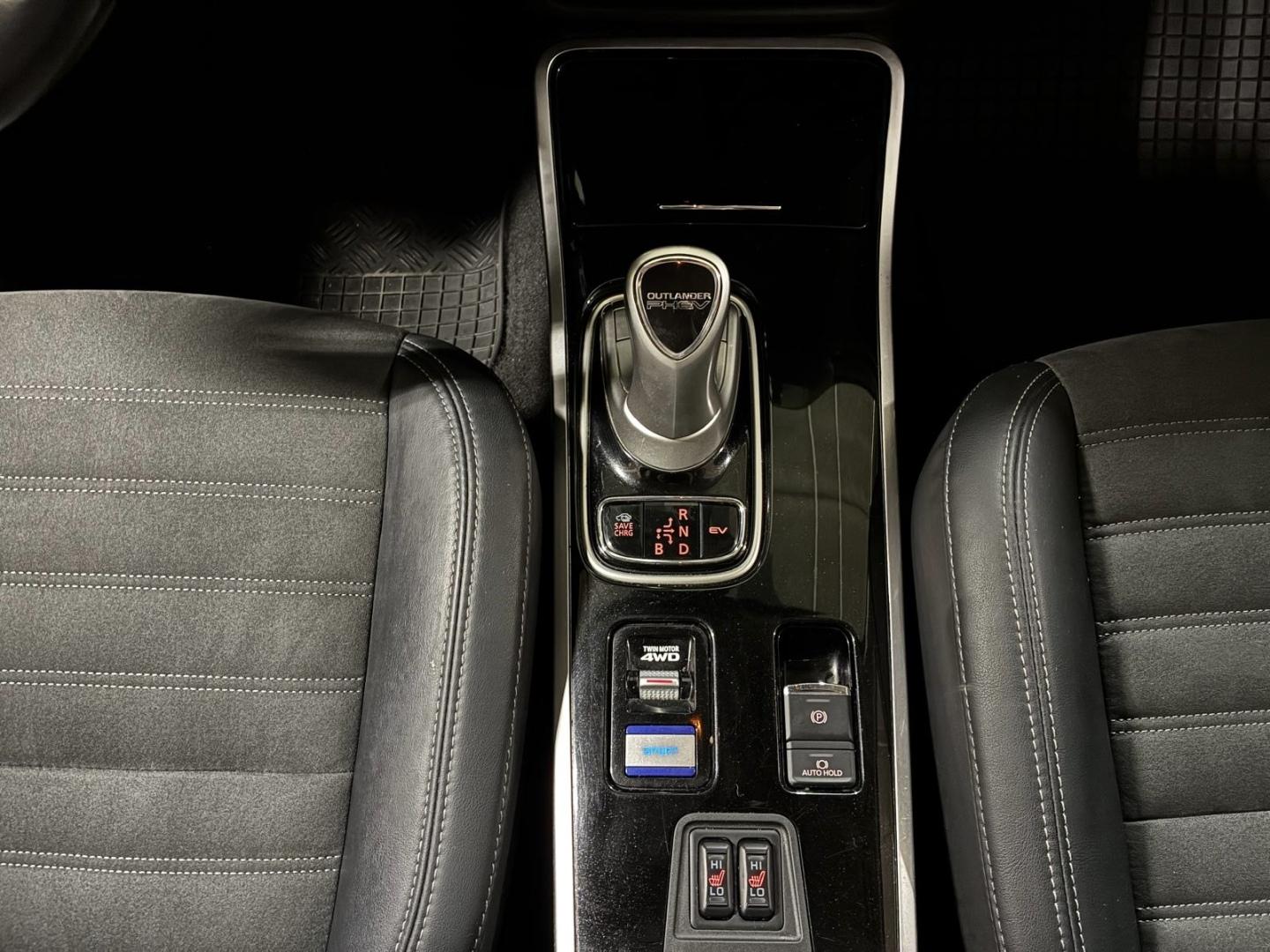 MITSUBISHI Outlander 13