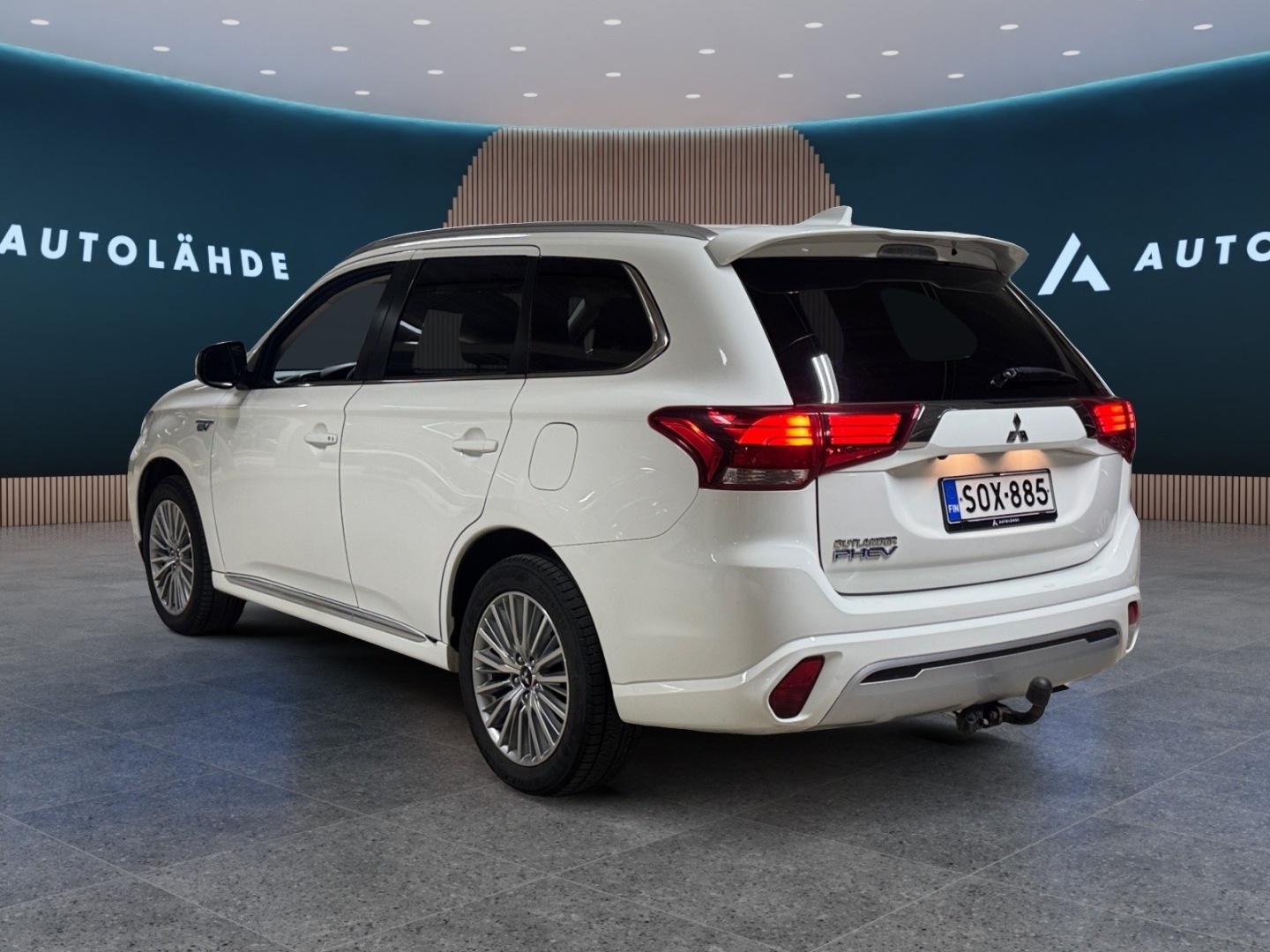 MITSUBISHI Outlander 4