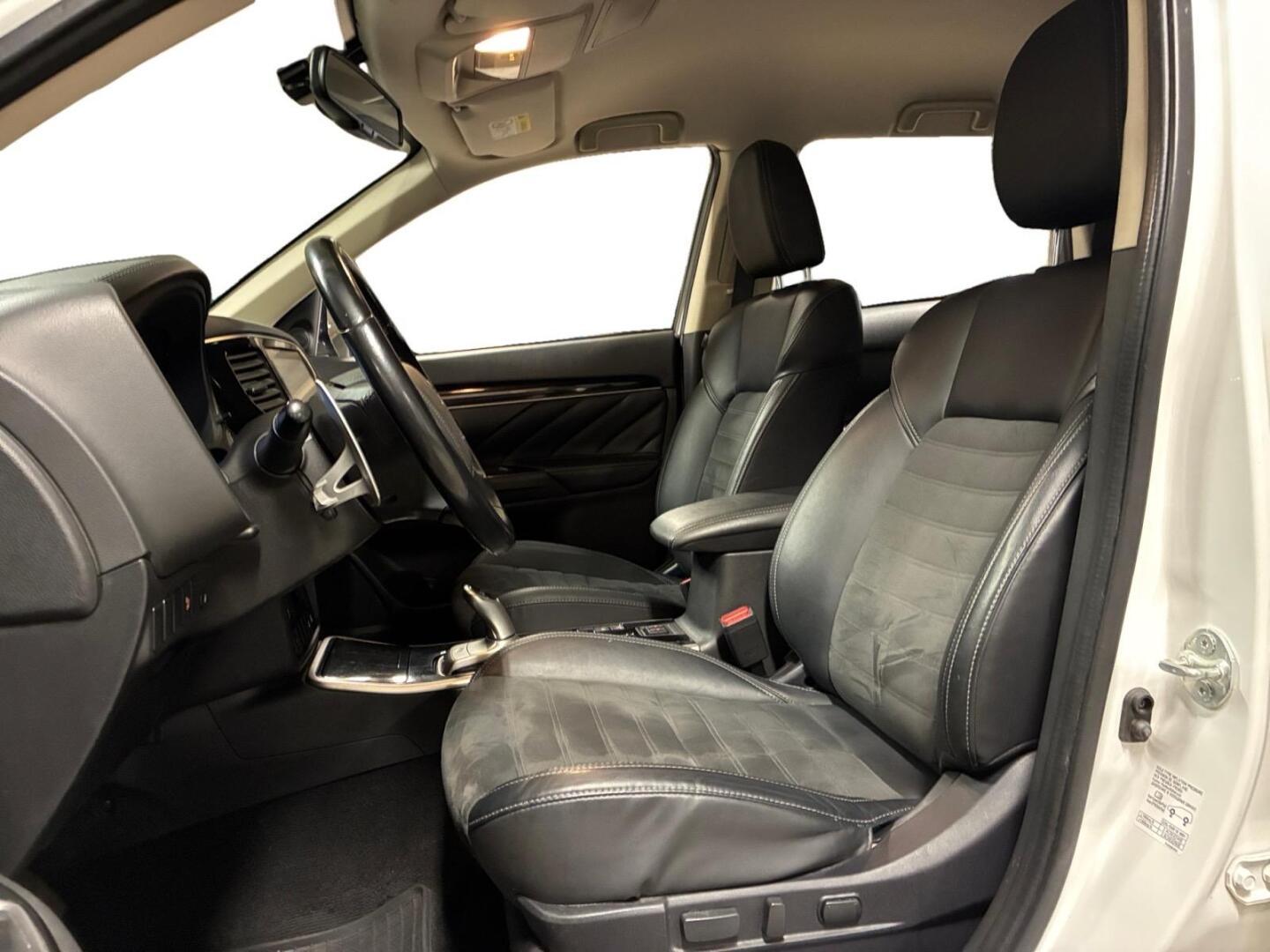 MITSUBISHI Outlander 9