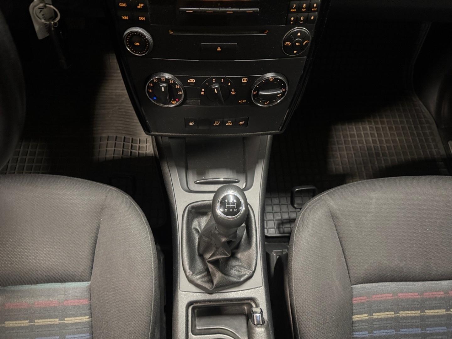 MERCEDES-BENZ A 11
