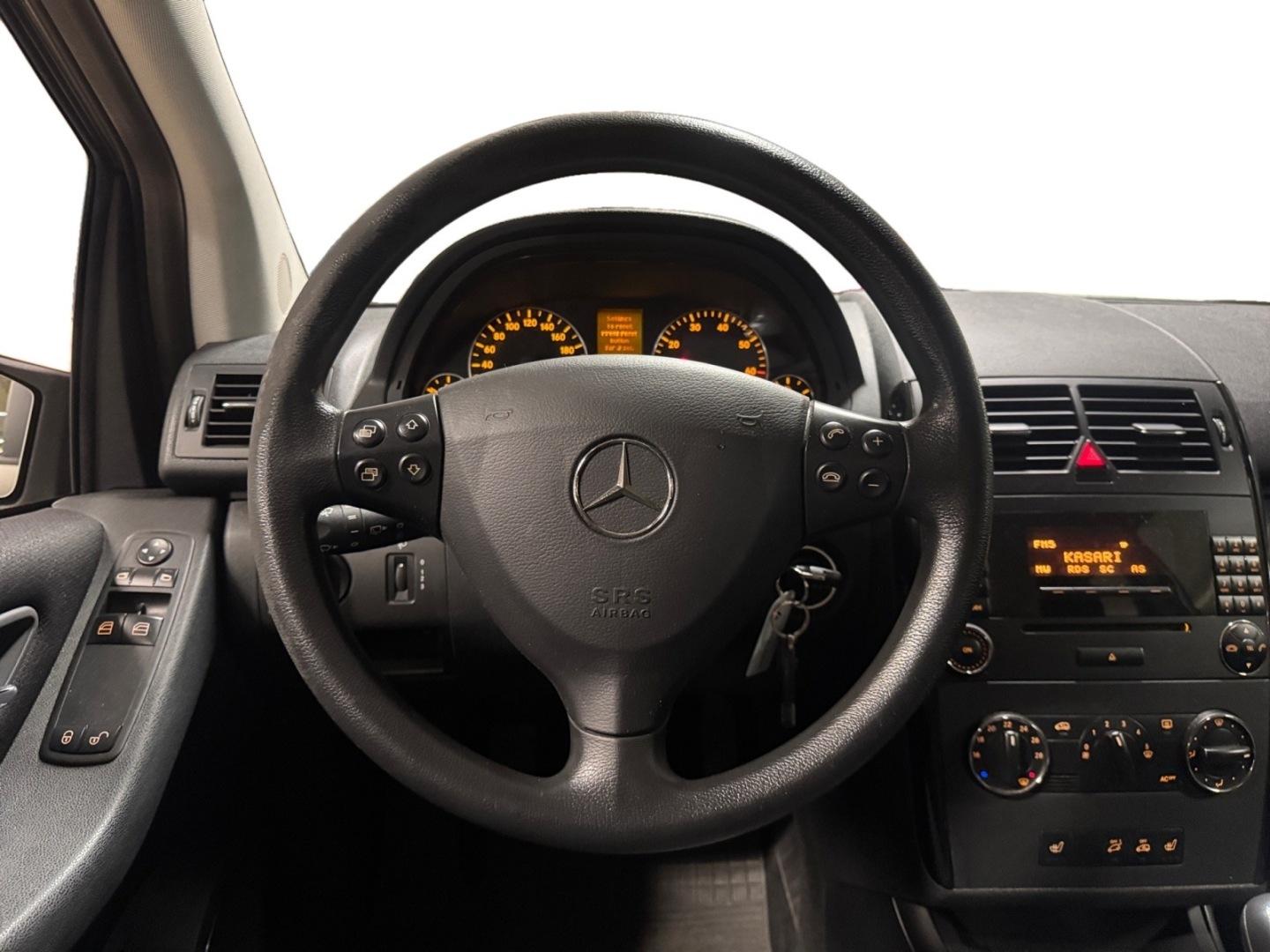 MERCEDES-BENZ A 12