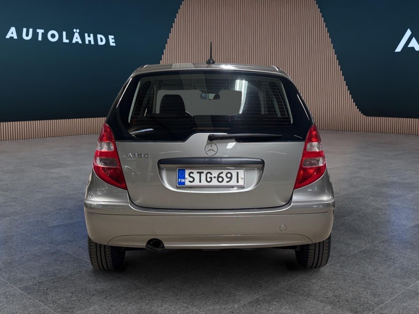 MERCEDES-BENZ A 4