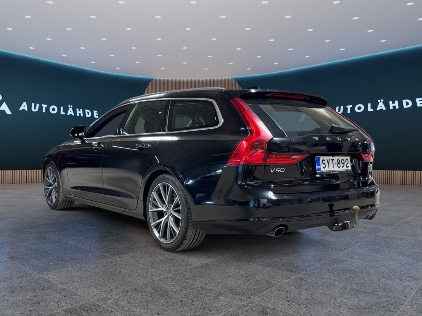 VOLVO V90 4