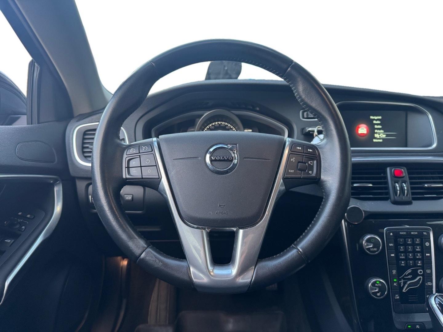 VOLVO V40 Cross Country 13