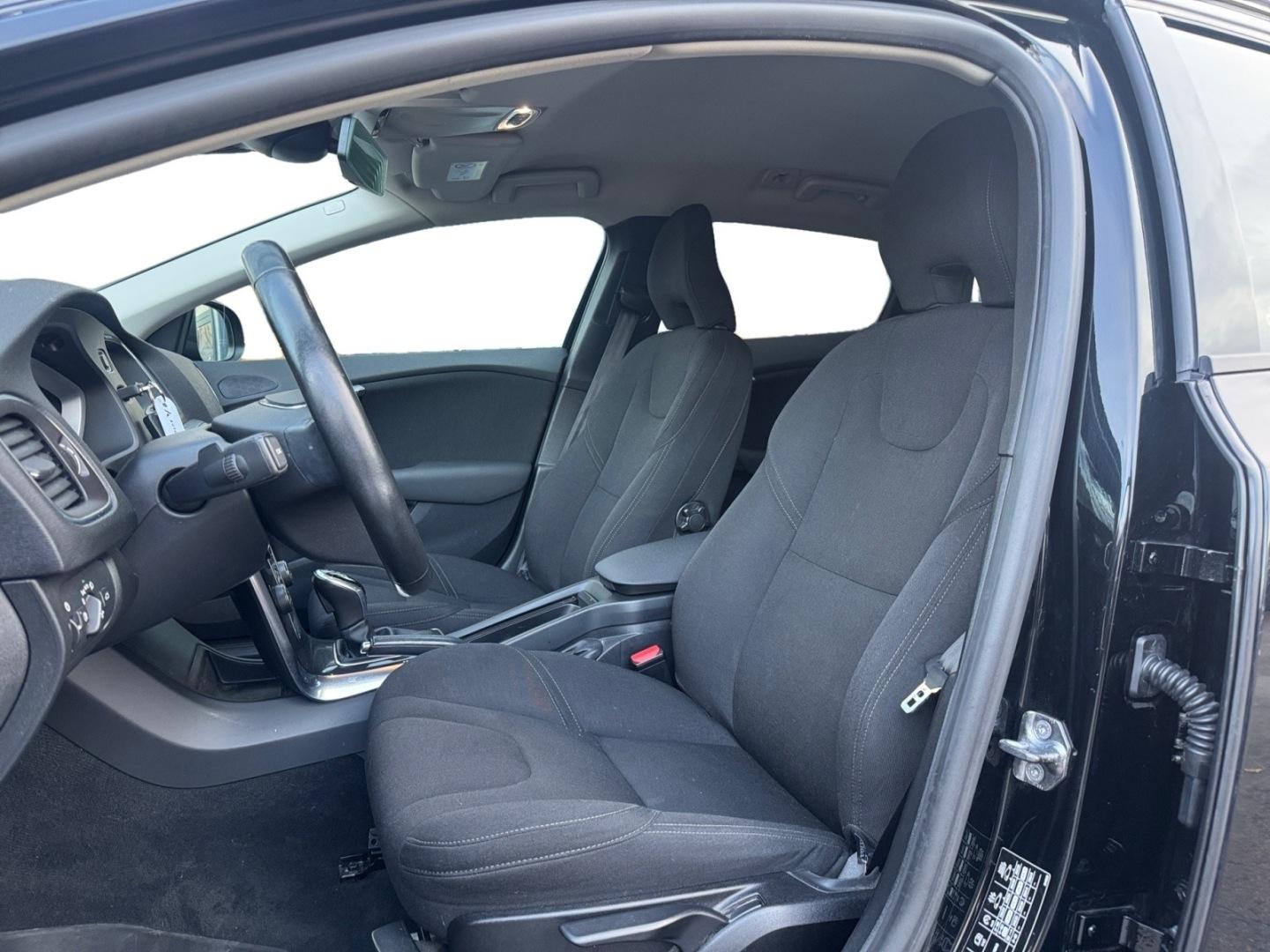 VOLVO V40 Cross Country 8
