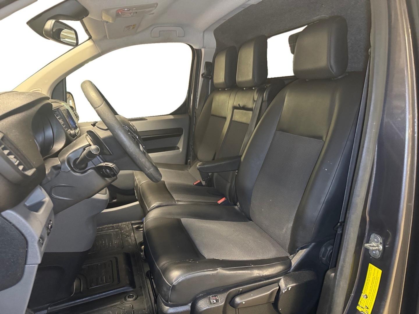 TOYOTA Proace 9