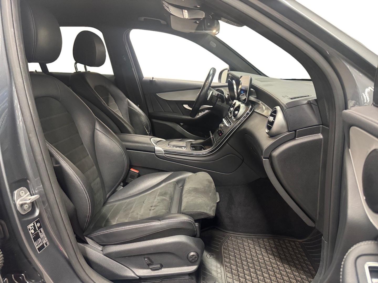 MERCEDES-BENZ GLC 10