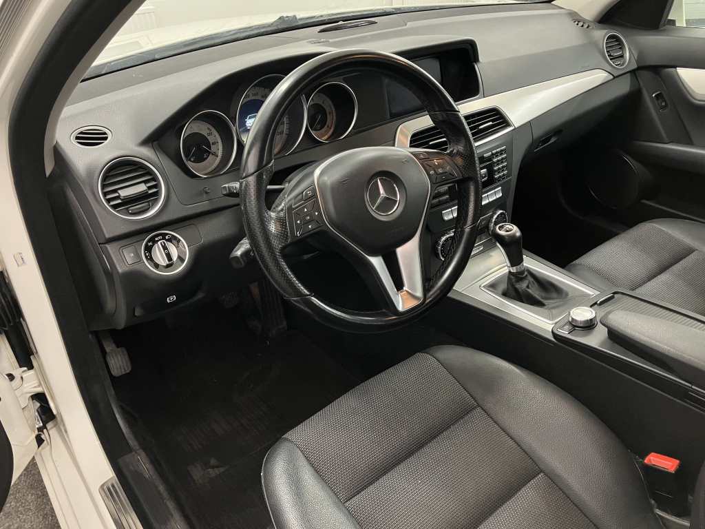 MERCEDES-BENZ C 2011