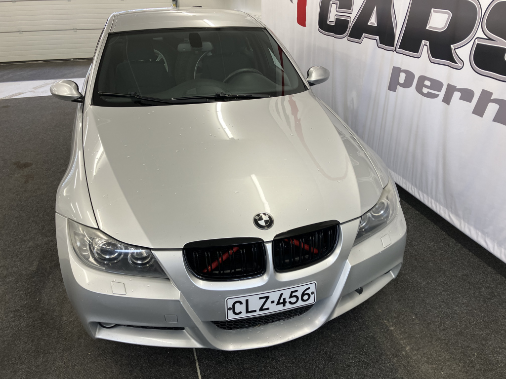 BMW 320 2009