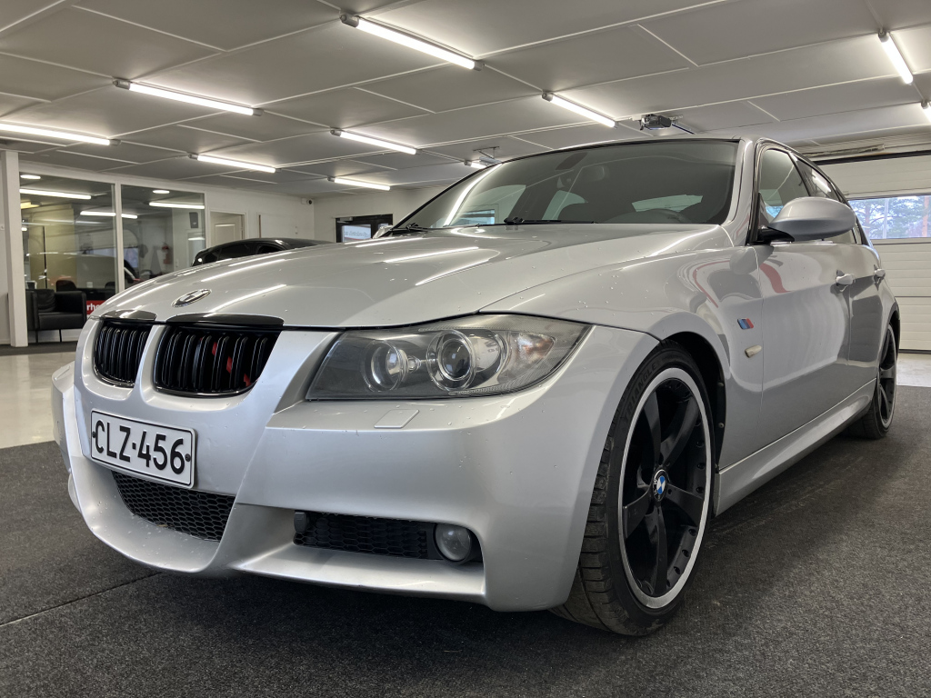 BMW 320 2009