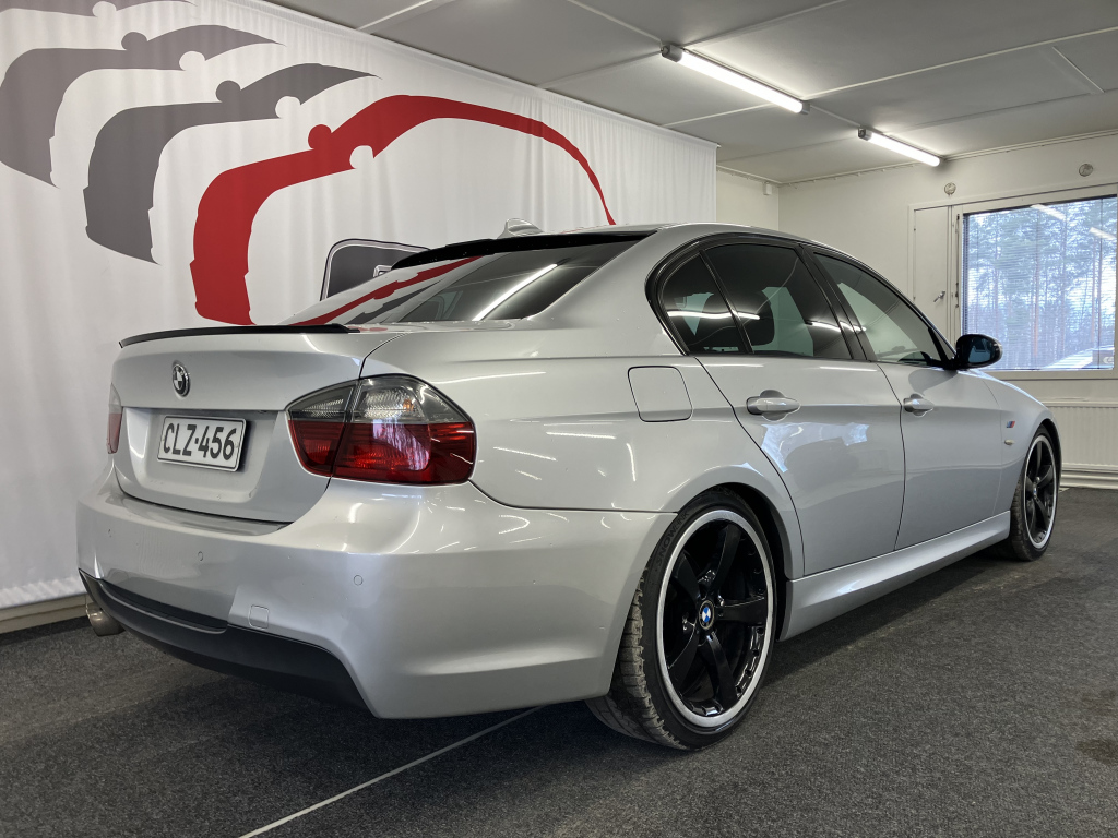 BMW 320 2009