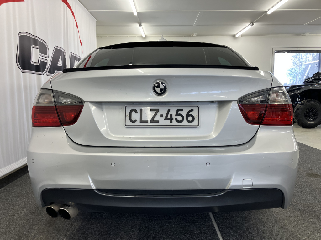 BMW 320 2009