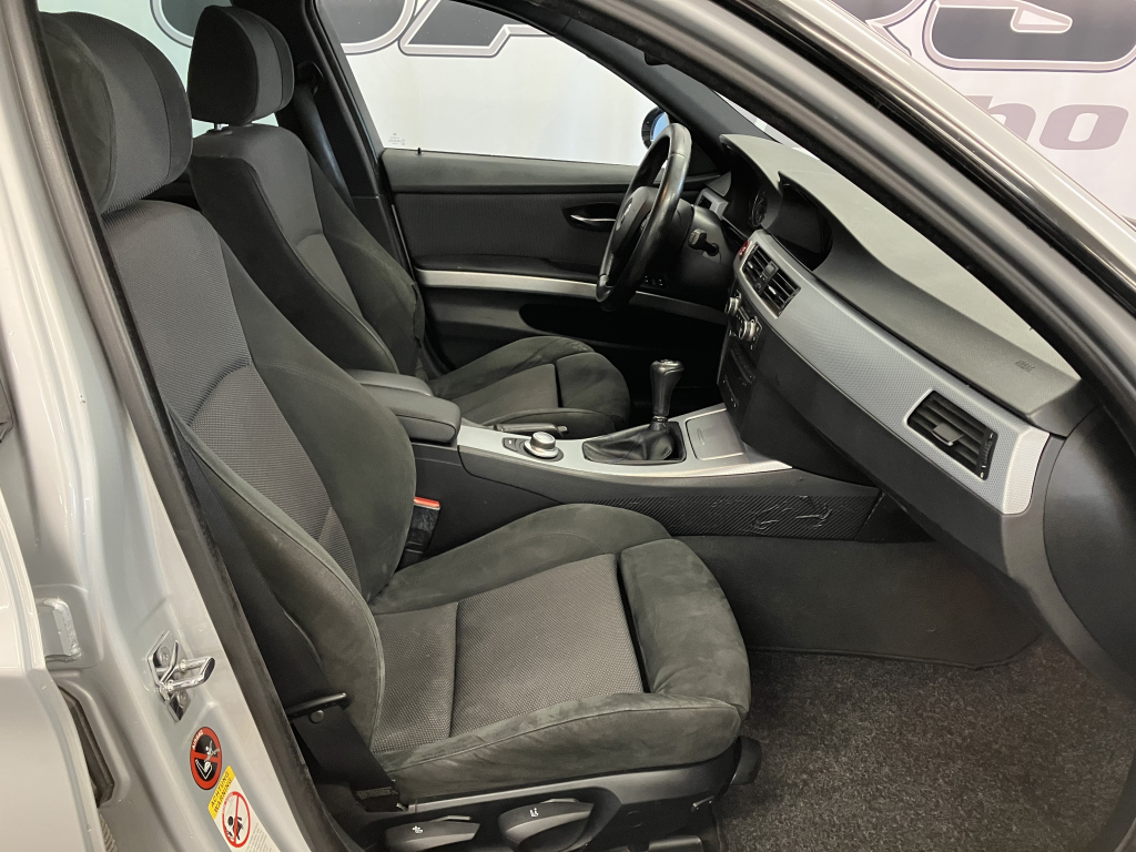 BMW 320 2009