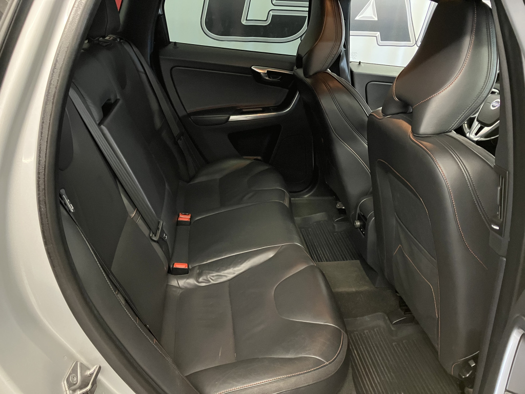 VOLVO XC60 2015