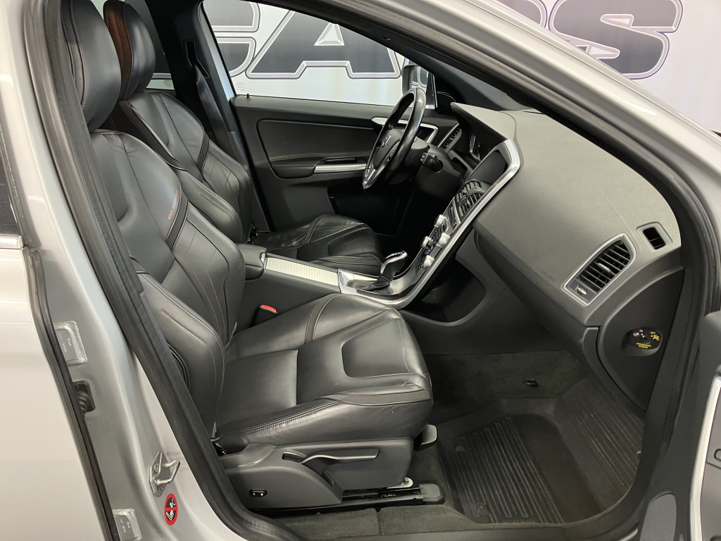VOLVO XC60 2015