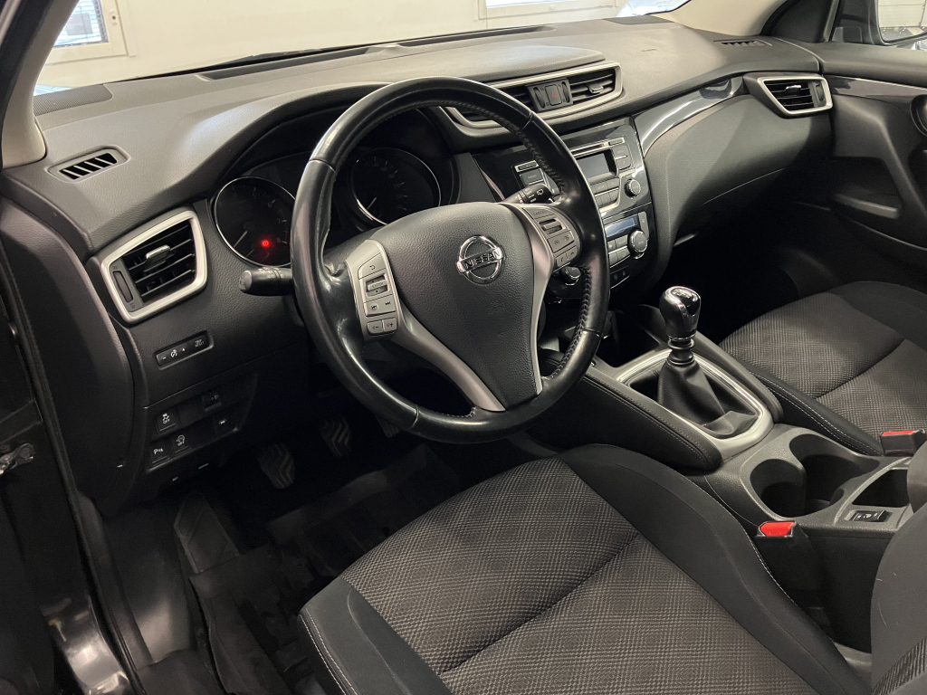 NISSAN Qashqai 2015