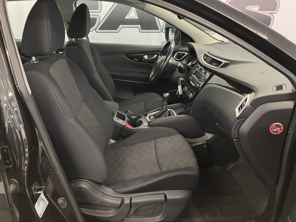 NISSAN Qashqai 2015