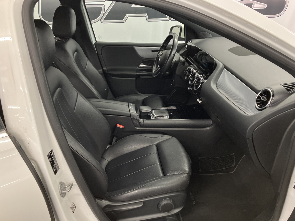 MERCEDES-BENZ B 180 D 2019