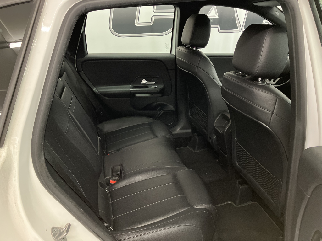 MERCEDES-BENZ B 180 D 2019