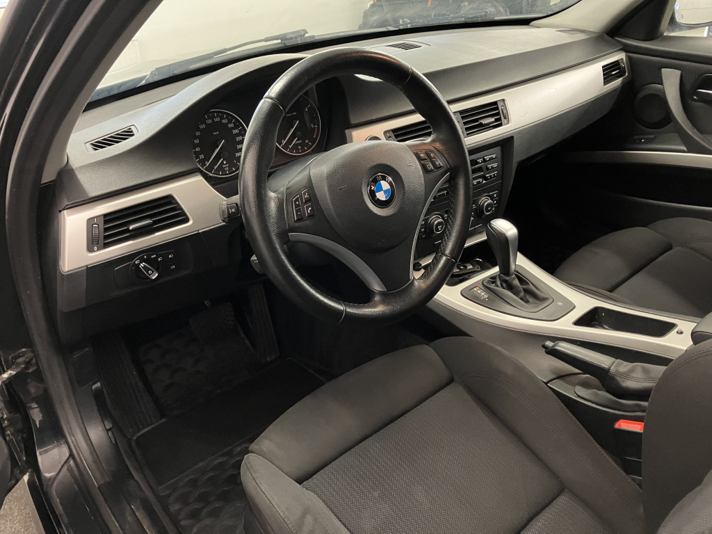 BMW 320 2011