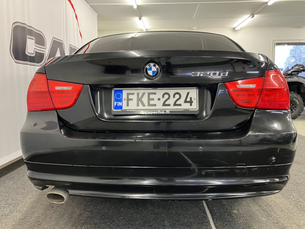 BMW 320 2011