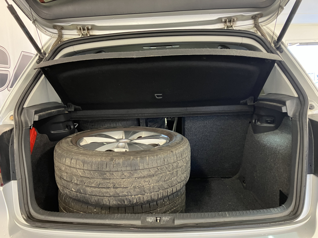 VOLKSWAGEN GOLF 2011