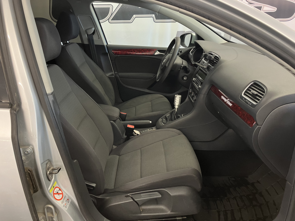 VOLKSWAGEN GOLF 2011