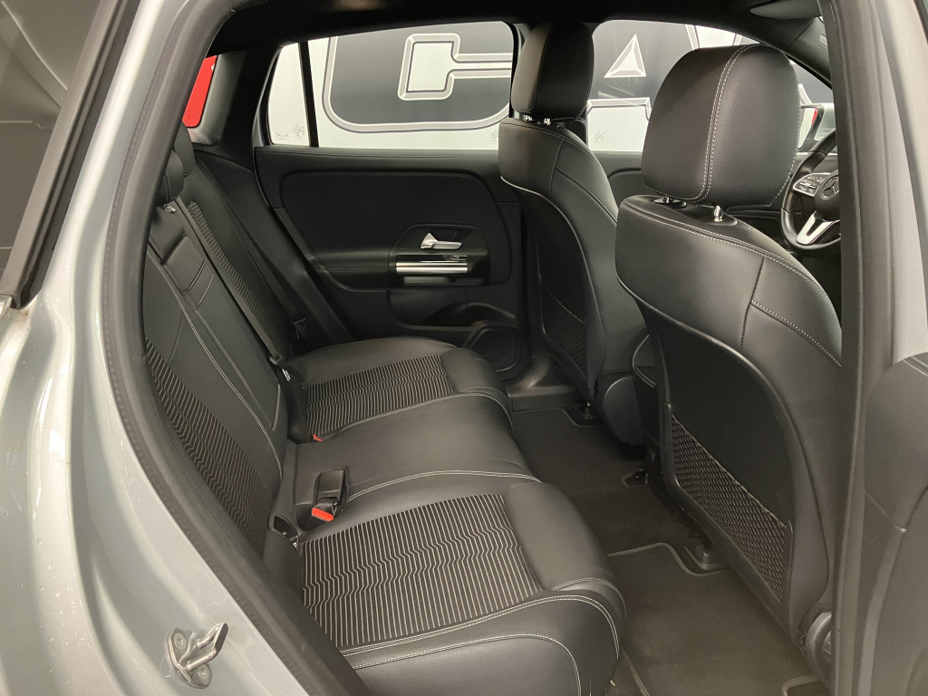 MERCEDES-BENZ EQA 250 2022