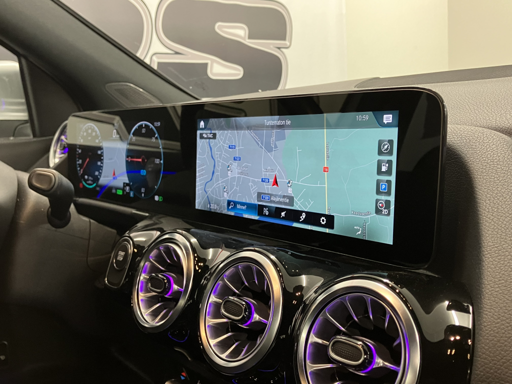 MERCEDES-BENZ EQA 250 2022