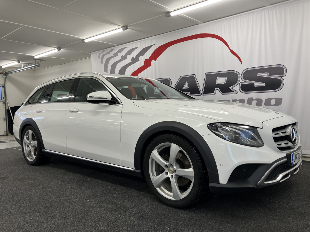 MERCEDES-BENZ E 2017