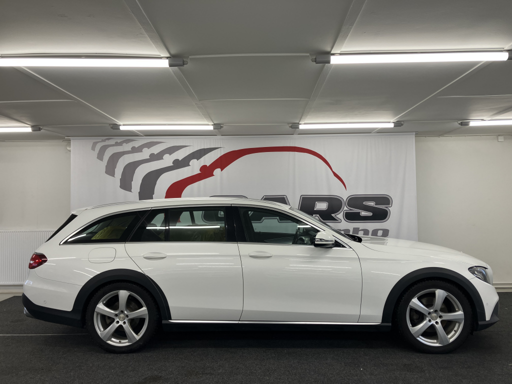 MERCEDES-BENZ E 2017