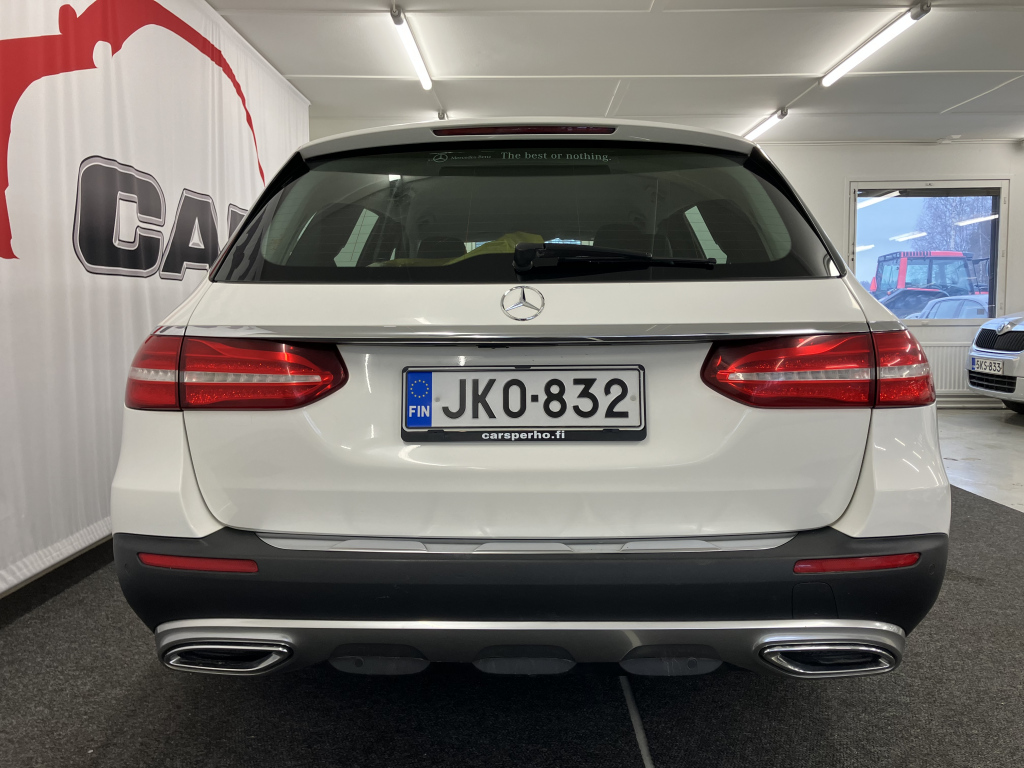 MERCEDES-BENZ E 2017