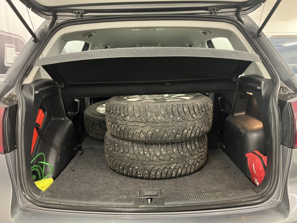 VOLKSWAGEN GOLF PLUS 2011