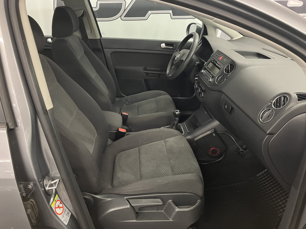 VOLKSWAGEN GOLF PLUS 2011