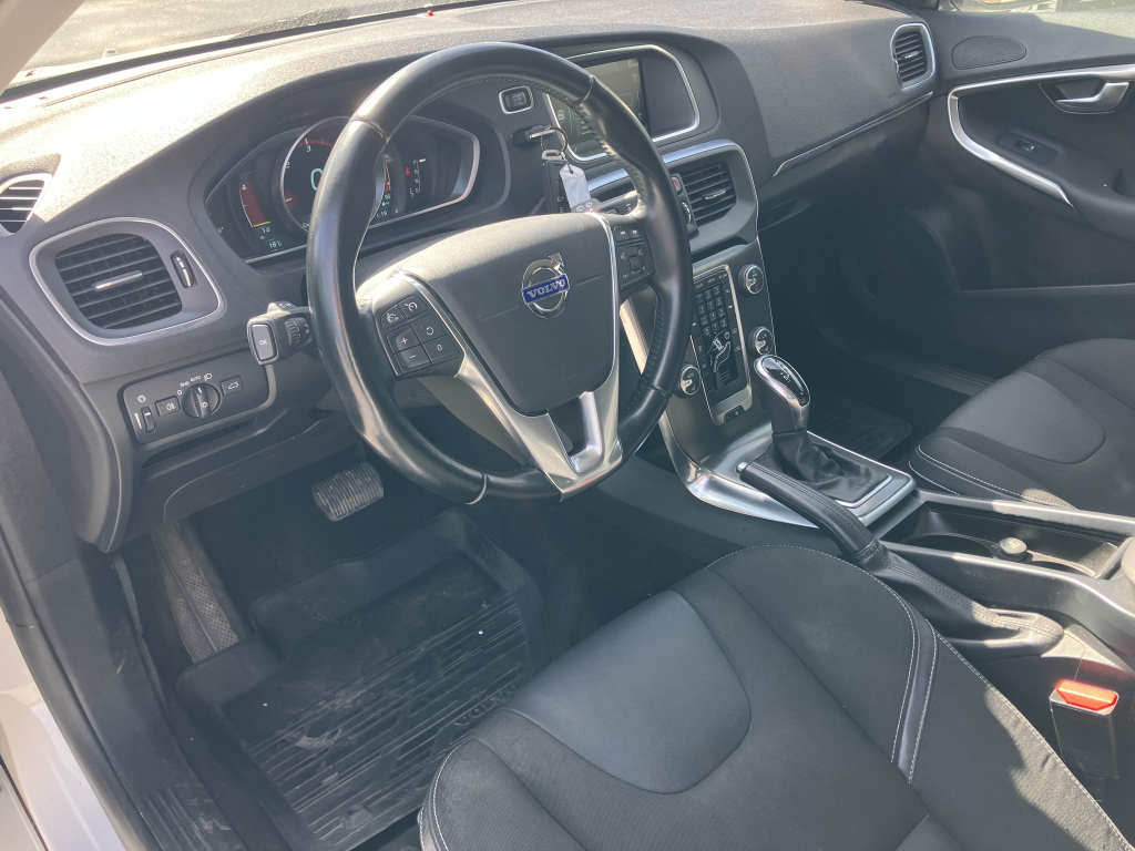 VOLVO V40 2014