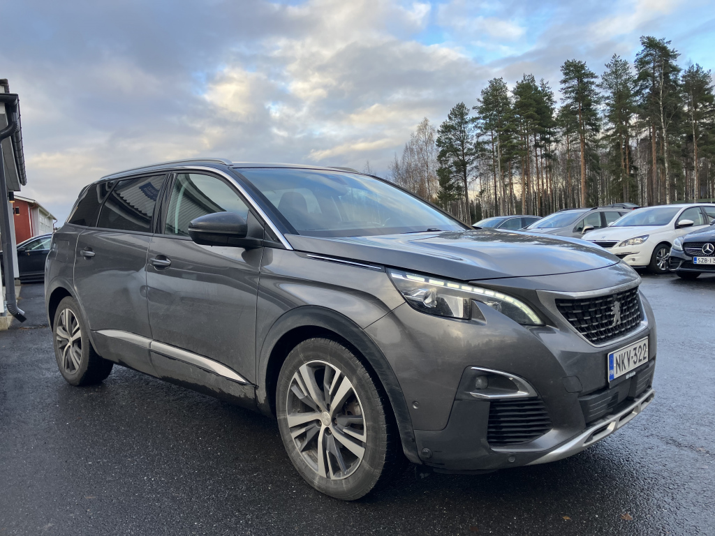 PEUGEOT 5008 2017