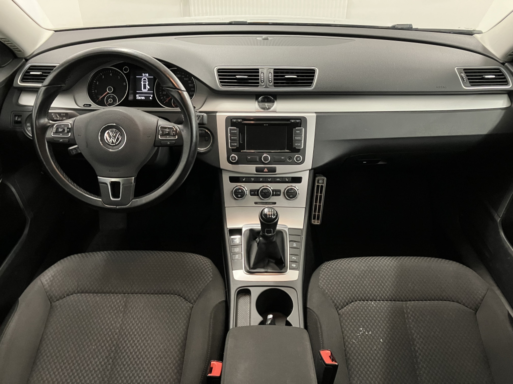 VOLKSWAGEN PASSAT 2014