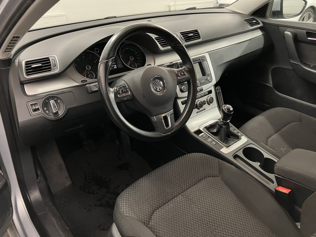 VOLKSWAGEN PASSAT 2014