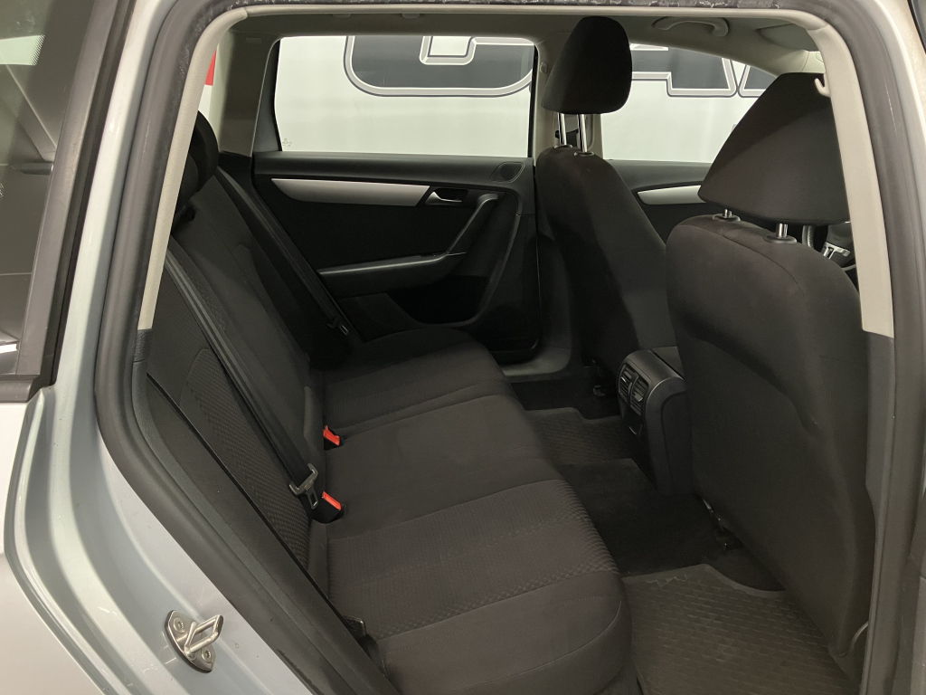 VOLKSWAGEN PASSAT 2014