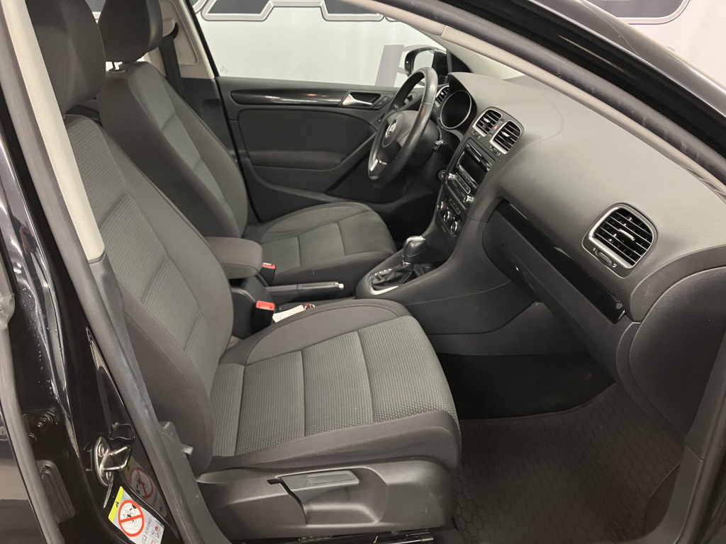 VOLKSWAGEN GOLF 2012