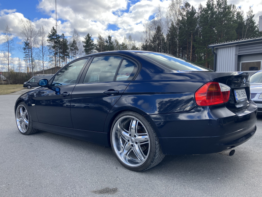BMW 320i 2005