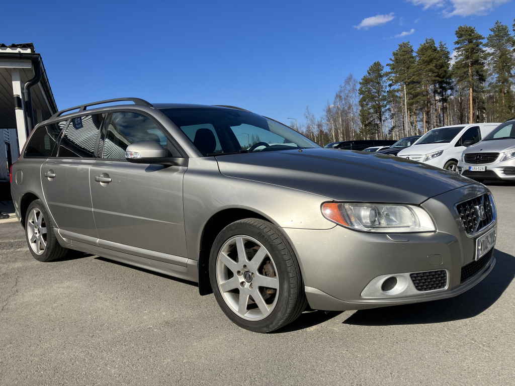 VOLVO V70 2007