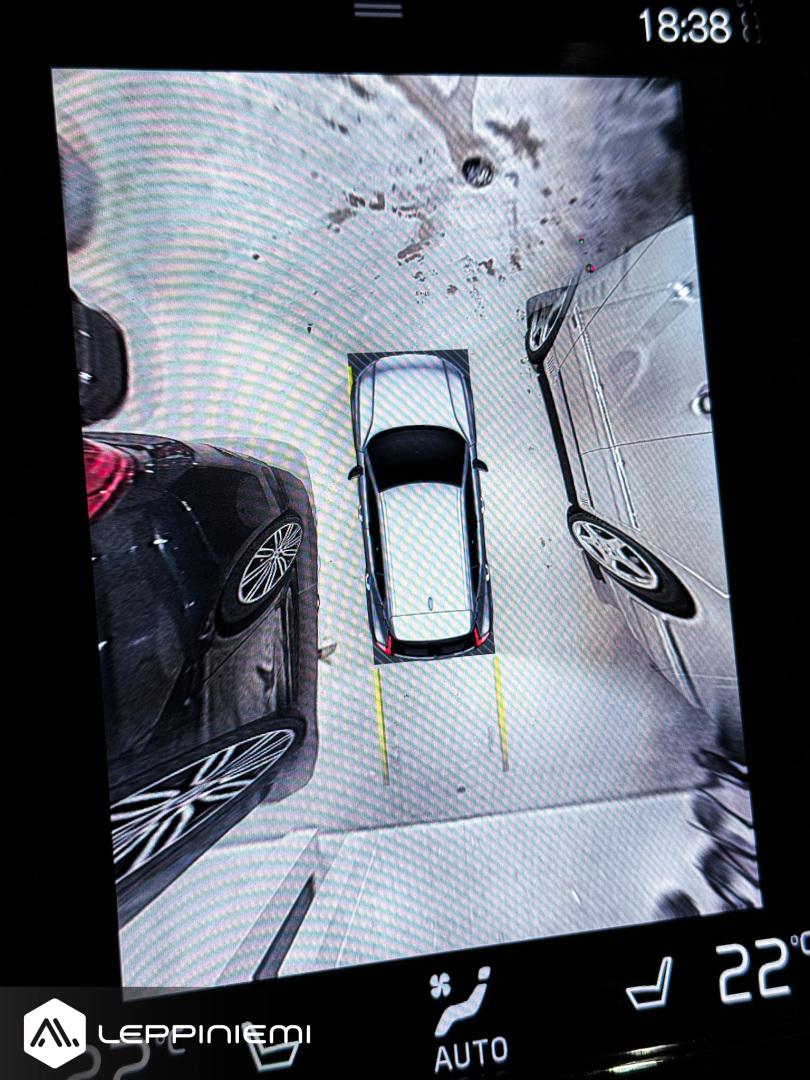 VOLVO XC40 2023