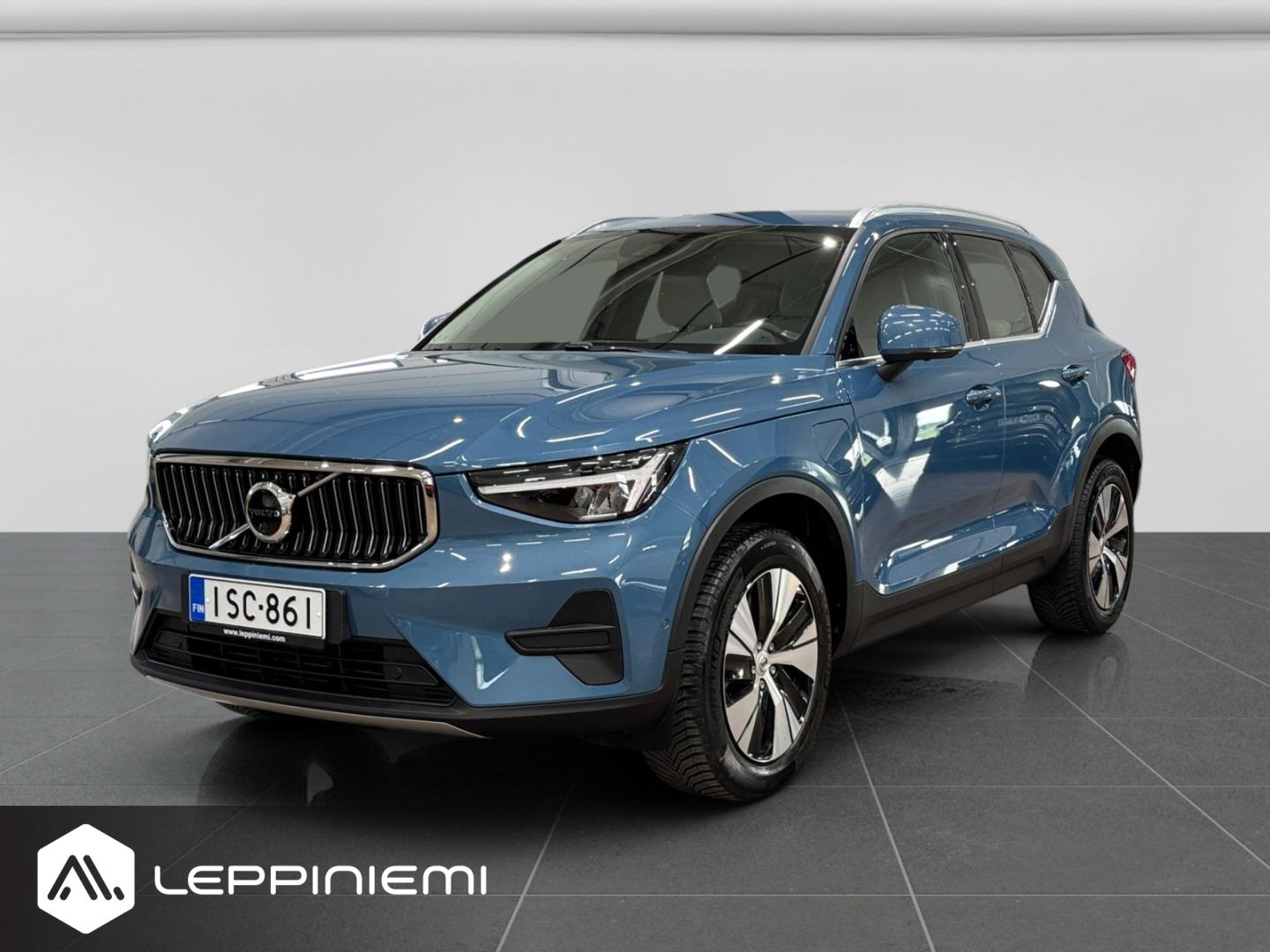 VOLVO XC40 2023