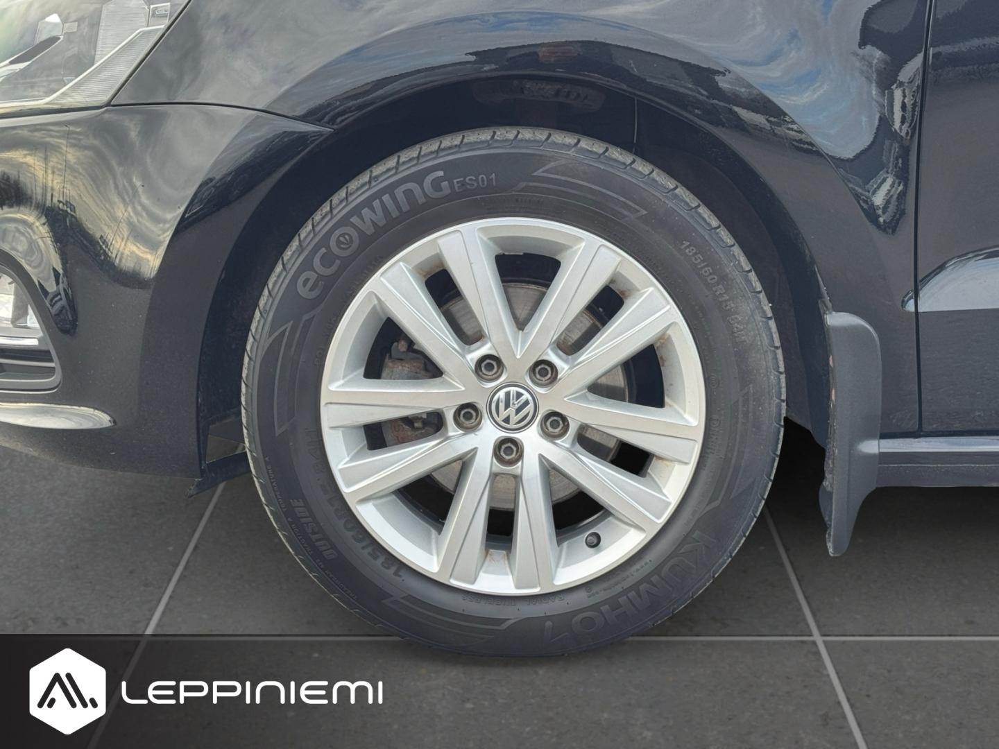 VOLKSWAGEN Polo 2015