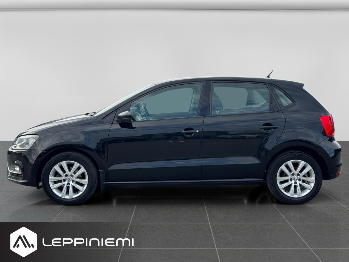 VOLKSWAGEN Polo 2015