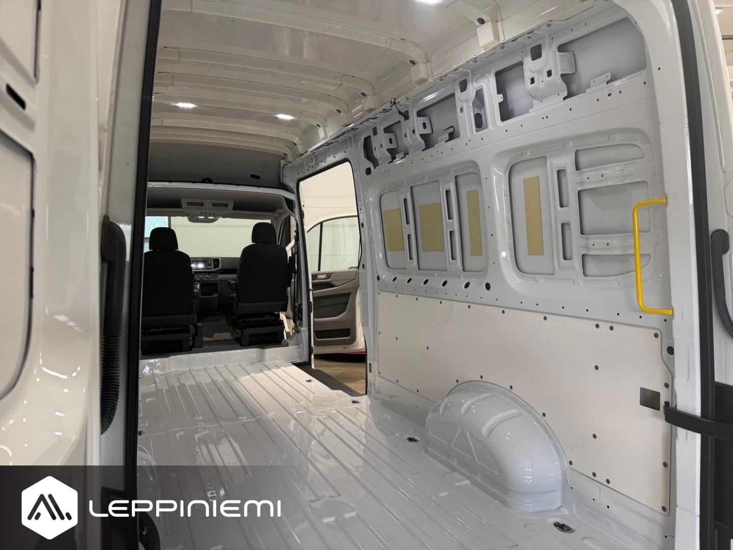 VOLKSWAGEN Crafter 2023