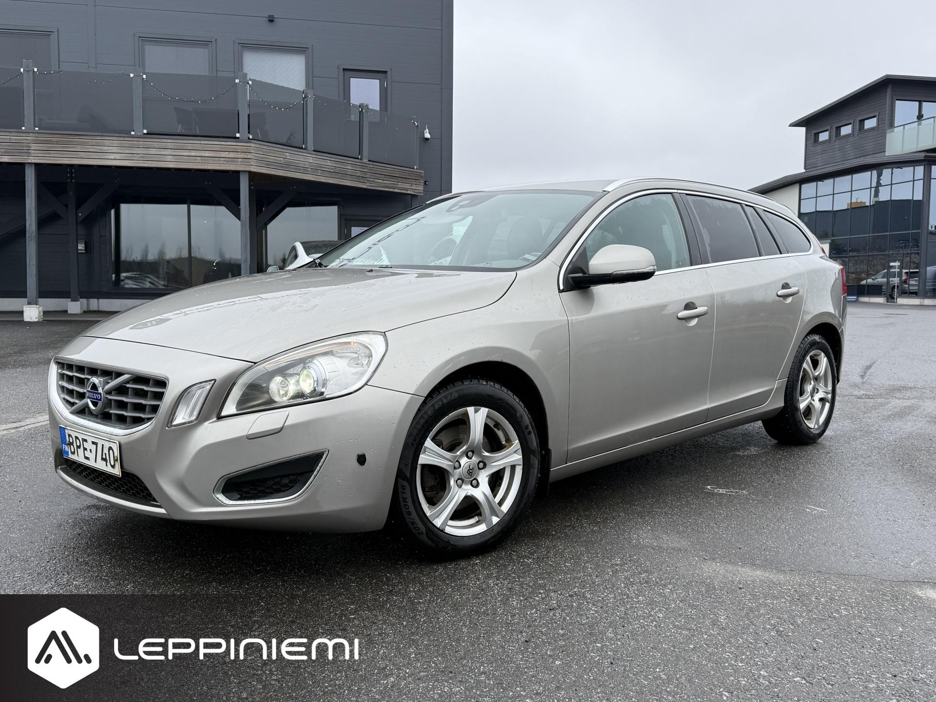 VOLVO V60 2012