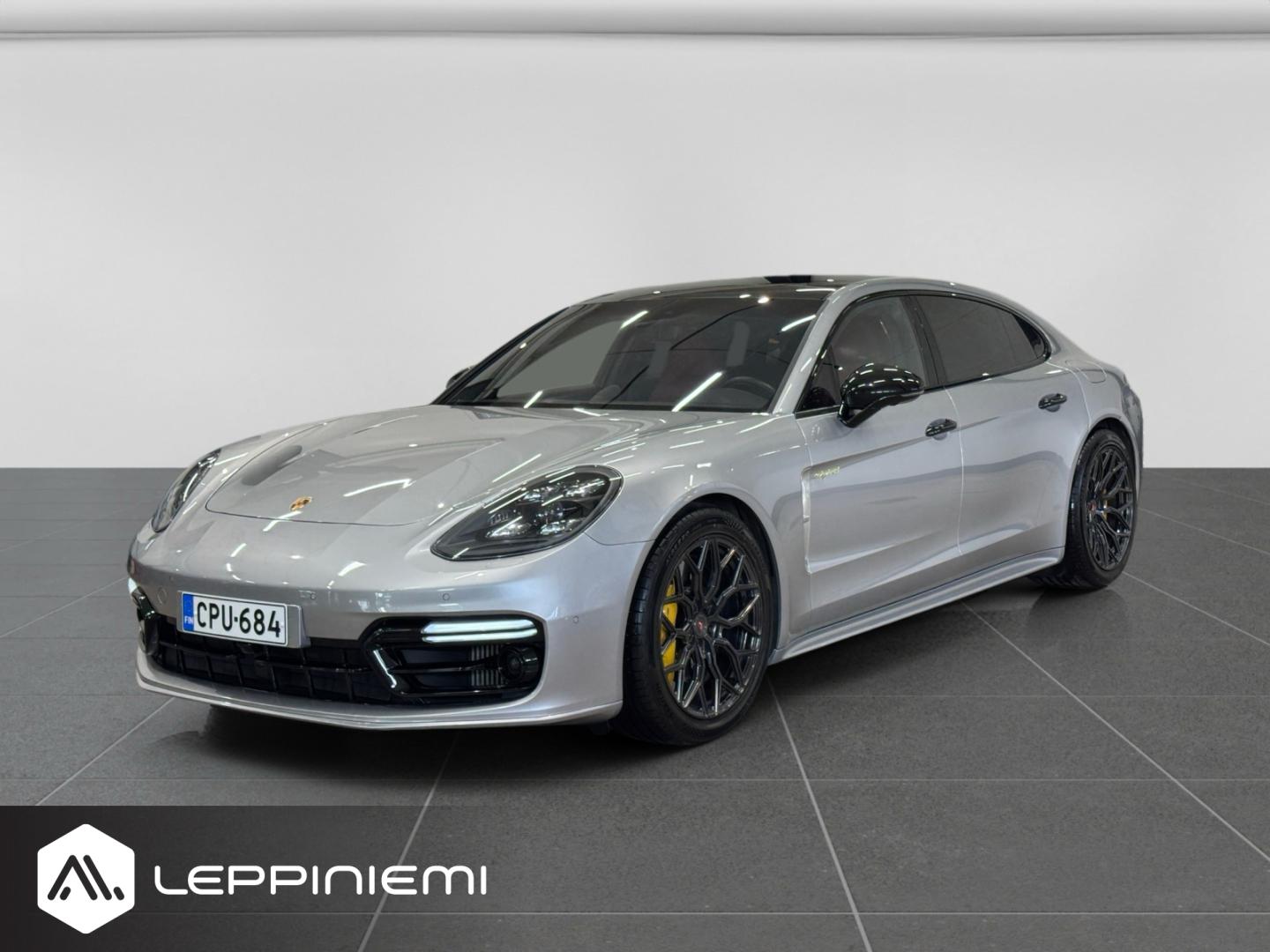 PORSCHE Panamera 2018