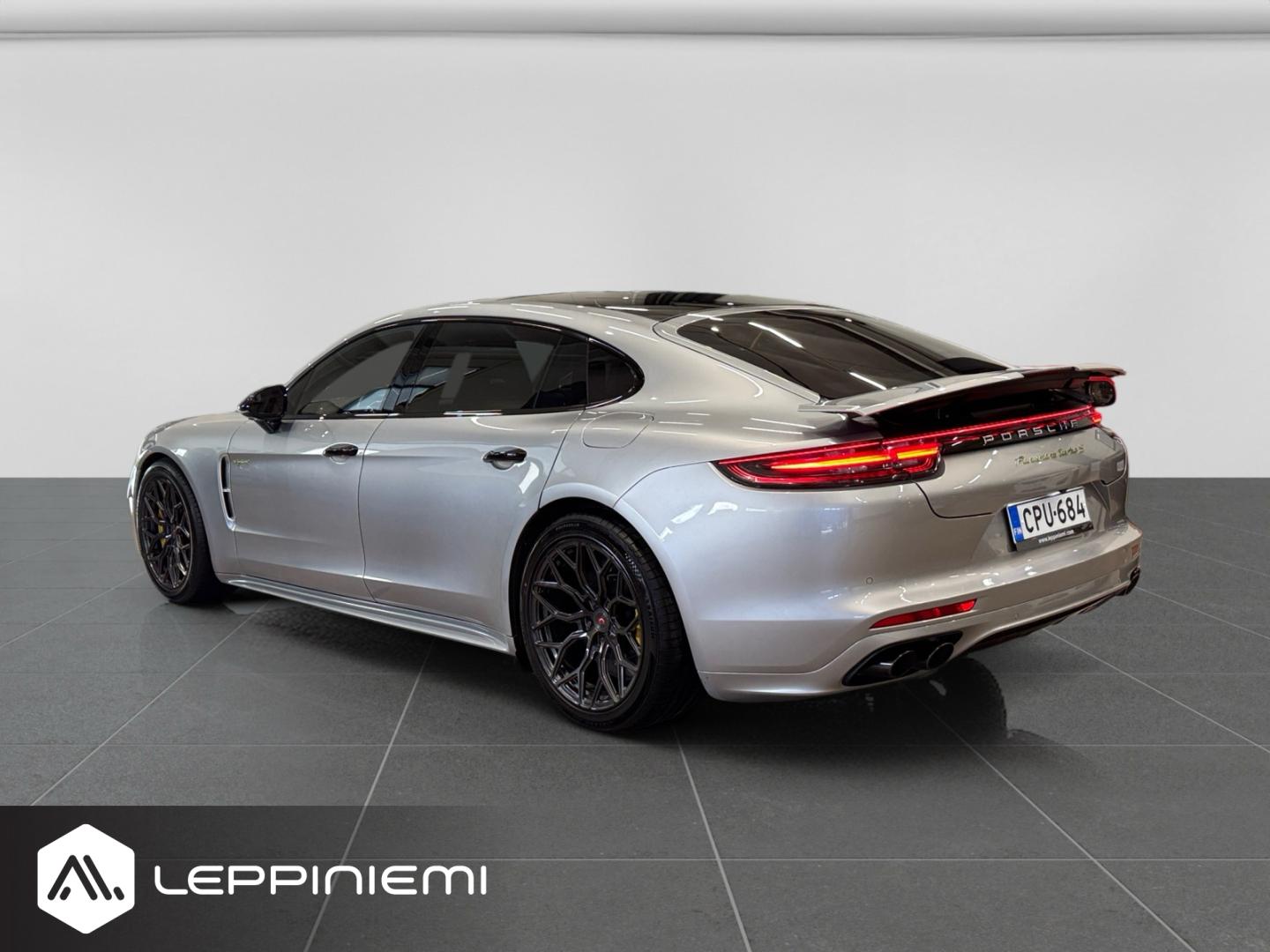 PORSCHE Panamera 2018
